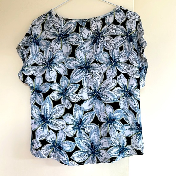 Banana Republic Floral top - Picture 2 of 4